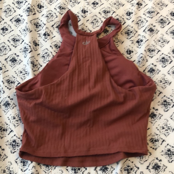 Pink rubbed Alo Yoga top with removable padding - Picture 2 of 3